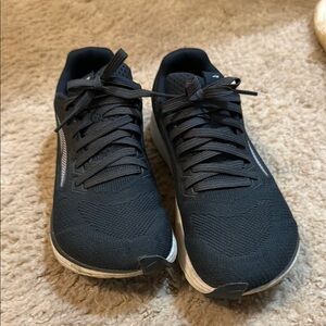 Women’s Altra Escalante